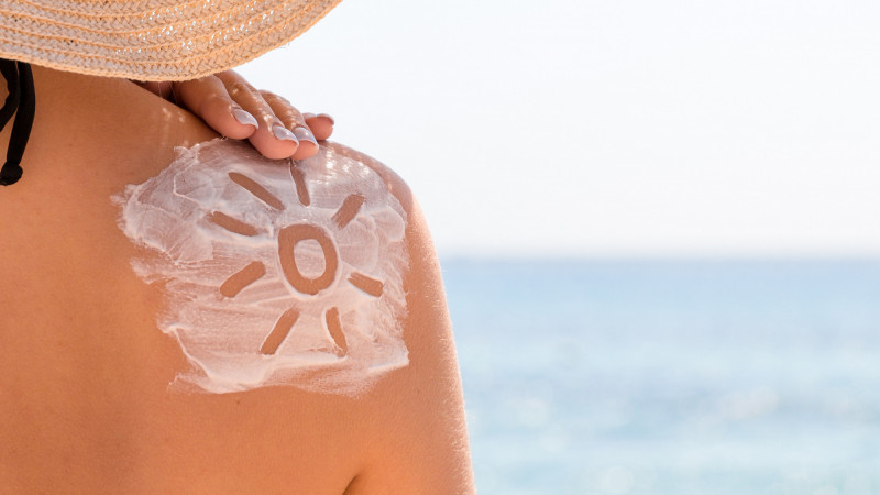 How Does Swimming in Summer Affect the Skin?